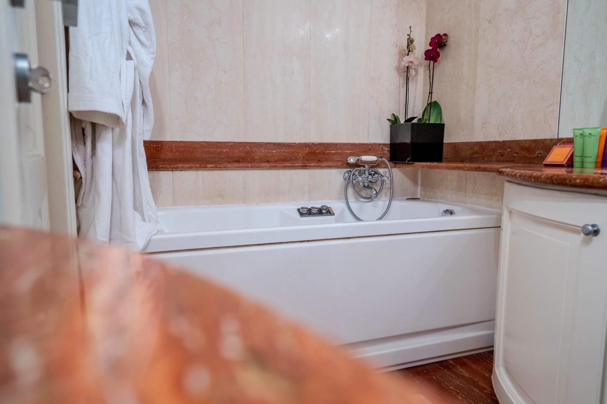 Apartment White Style Gambero Rom