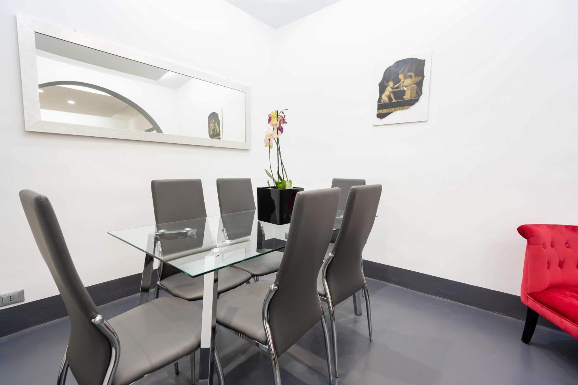 White Style Gambero Apartment Rom
