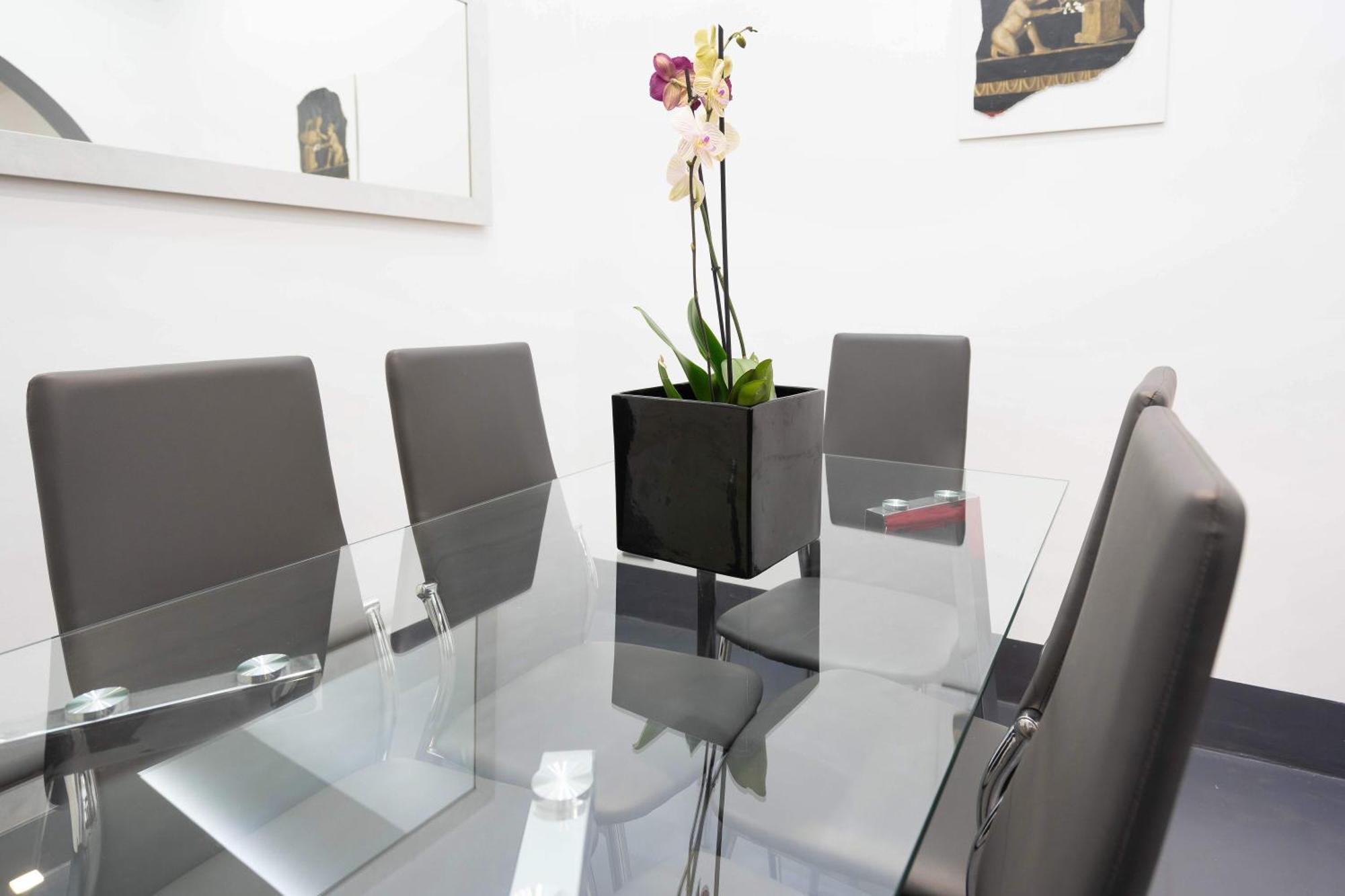White Style Gambero Apartment Rom